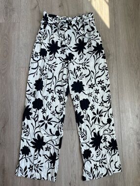 Zara Black & White Floral Ankle Pants